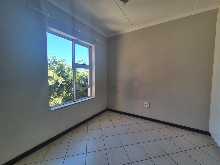 To Let 2 Bedroom Property for Rent in Buh Rein Estate Western Cape